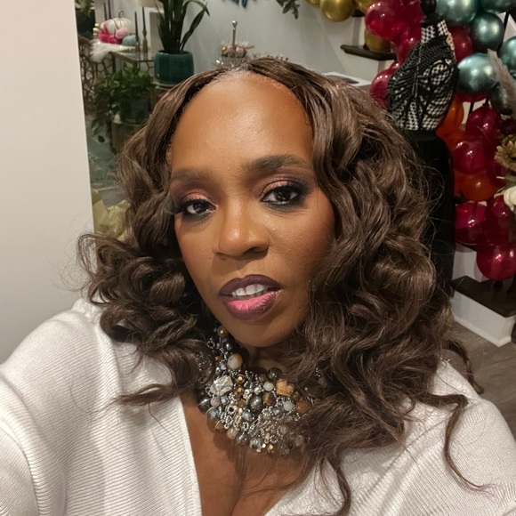 Meet your Posher, Lisa - Picture 4 of 4